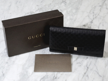 Gucci(구찌) 388679 GG 마이크로 시마 블랙 레더 BOWY 보우 인터로킹 G 골드메탈 장지갑