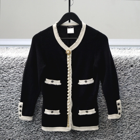 Chanel(샤넬) 캐시미어100 커스텀진주 CC 로고 버튼 여성 가디건 자켓