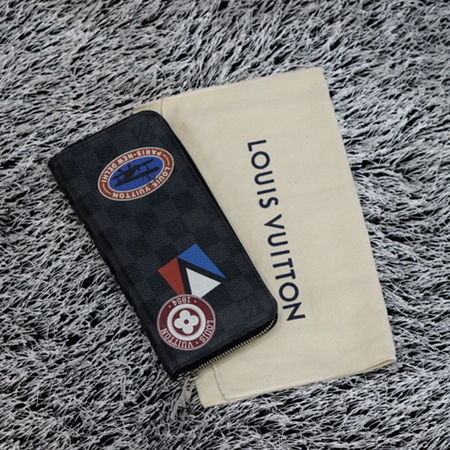 [신상]Louis Vuitton(루이비통) N64443 다미에 한정판 LV 리그 지피 월릿 버티컬 남성 장지갑