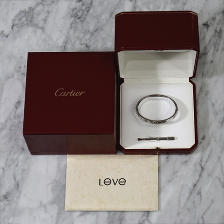 Cartier(까르띠에) B60354 18K 화이트골드 LOVE 러브 브레이슬릿 팔찌 - 18호