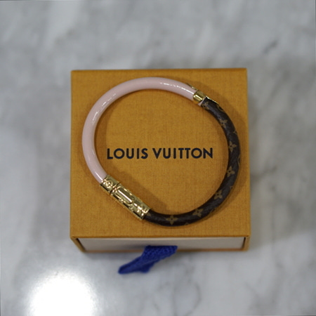 [신상]Louis Vuitton(루이비통) M6244E 데일리 컨피덴셜 팔찌