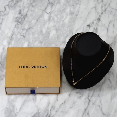 Louis Vuitton(루이비통) M61083 에센셜 V 여성 목걸이