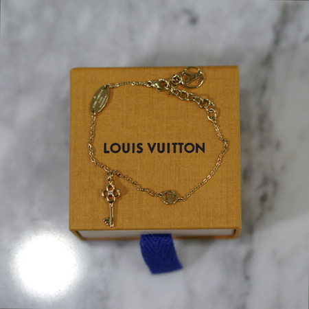 Louis Vuitton(루이비통) M64718 럭키 키 여성 팔찌