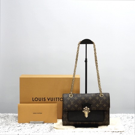 [신상]Louis Vuitton(루이비통) M41730 모노그램 느와르 빅투아 체인 숄더백