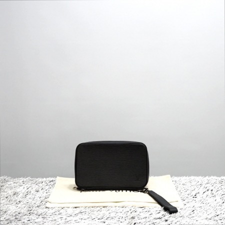 [신상]Louis Vuitton(루이비통) M64000 에피(에삐) 블랙 댄디 남성 클러치백