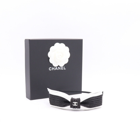 [미사용]Chanel(샤넬) AA8172 22시즌 스트로 그로그랭 리본 CC로고 헤어밴드 머리띠aa22233