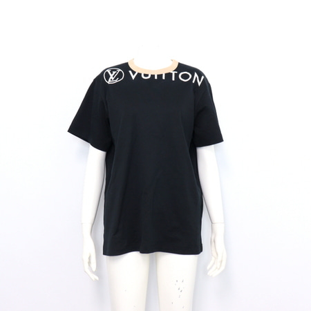 Louis Vuitton(루이비통) 1A9374 블랙 로고 이니셜 반팔 여성 티셔츠aa30655