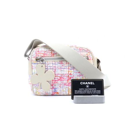 Chanel(샤넬) 럭키 클로버 컬렉션 멀티컬러 CC 캔버스 코코마크 참 로고 카메라백 크로스백aa27346
